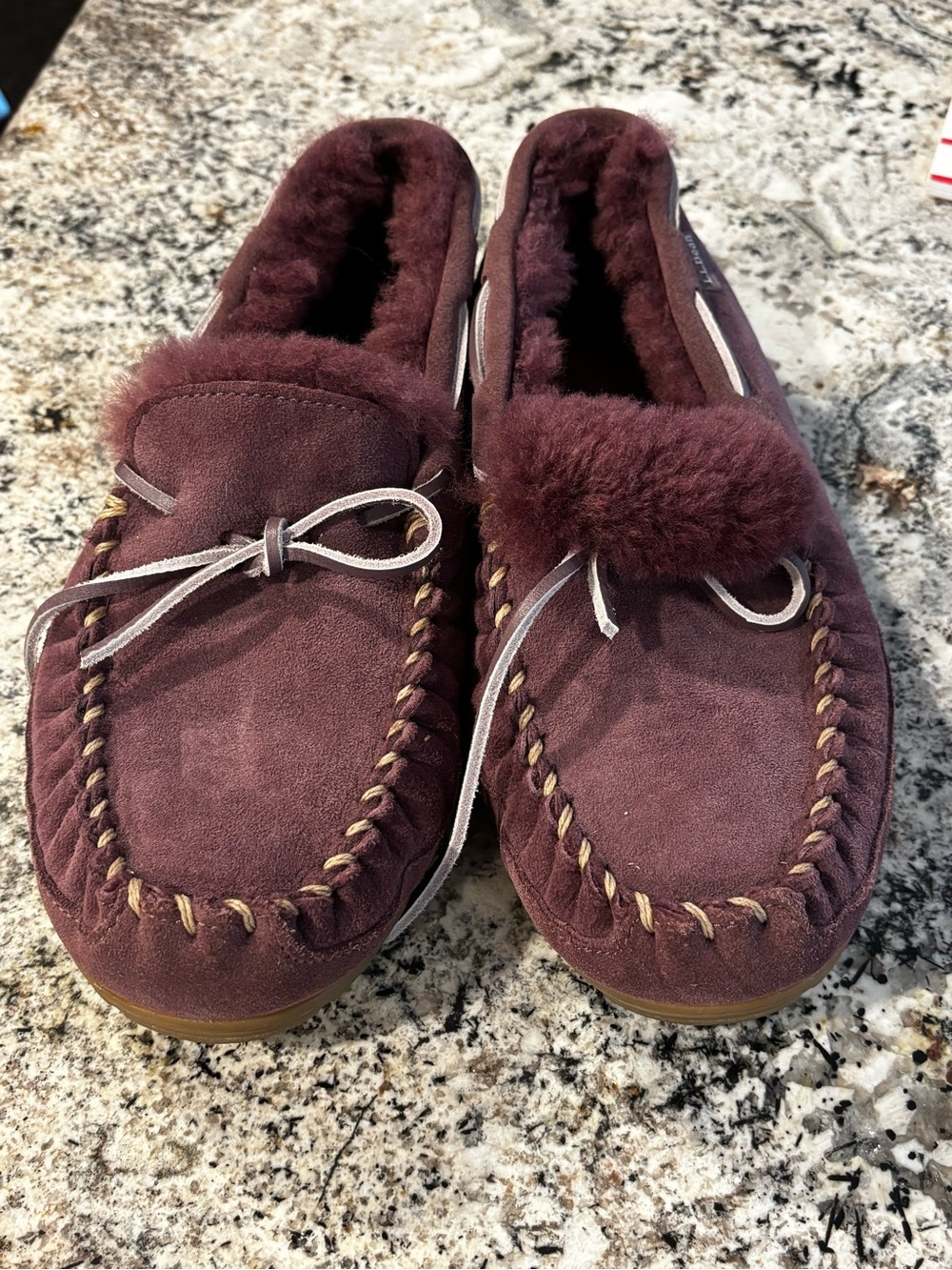 LL Bean sz 11 women’s Plush Suede Moccasin Slippers in Deep Burgundy - like new